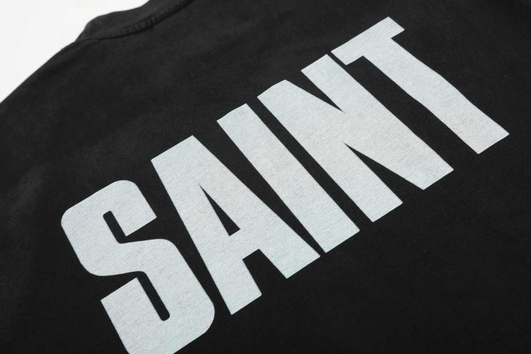 VT9245 P140💰 Saint Michael